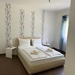 Resindenz Benni 7 Mit Beheiztem Grossem Pool Μεντουλίν