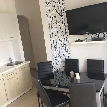 Resindenz Benni 7 Mit Beheiztem Grossem Pool Апартаменты *