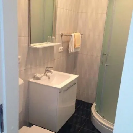 Resindenz Benni 7 Mit Beheiztem Grossem Pool * Medolino