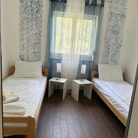 Resindenz Benni 7 Mit Beheiztem Grossem Pool * Medolino