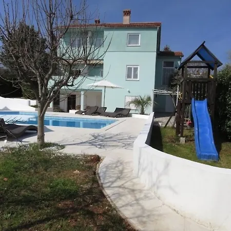 Resindenz Benni 7 Mit Beheiztem Grossem Pool Apartment Medulin