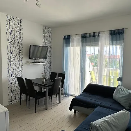 Apartment Resindenz Benni 7 Mit Beheiztem Grossem Pool