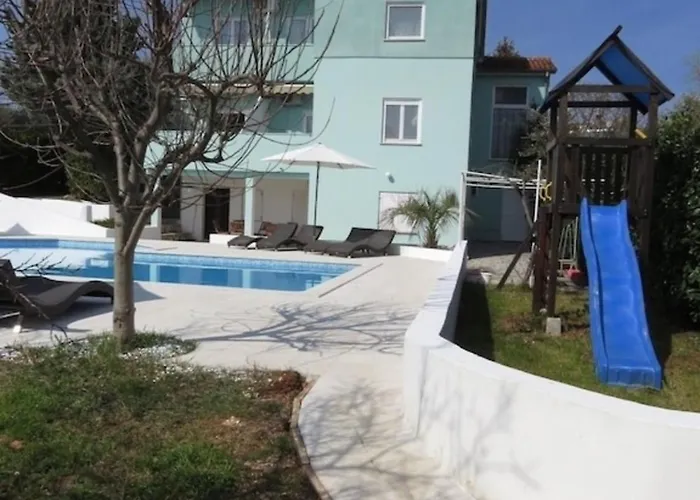 Resindenz Benni 7 Mit Beheiztem Grossem Pool Apartment Medulin