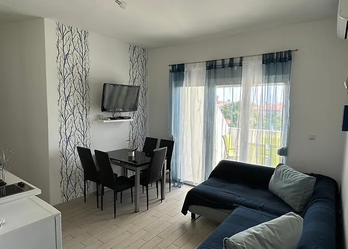 Apartment Resindenz Benni 7 Mit Beheiztem Grossem Pool